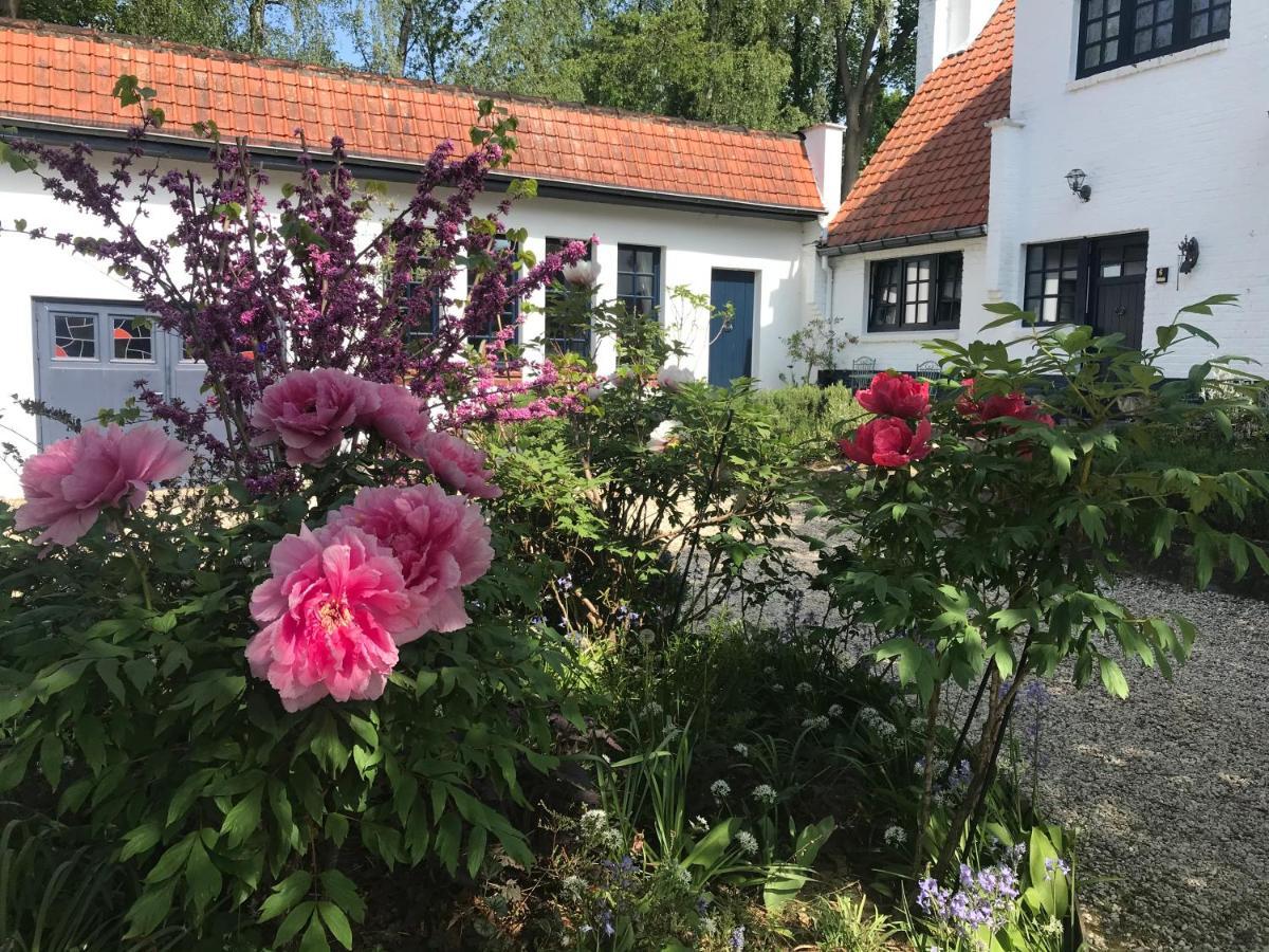 Bed And Breakfast Ros & Marc Wezembeek-Oppem Exterior foto