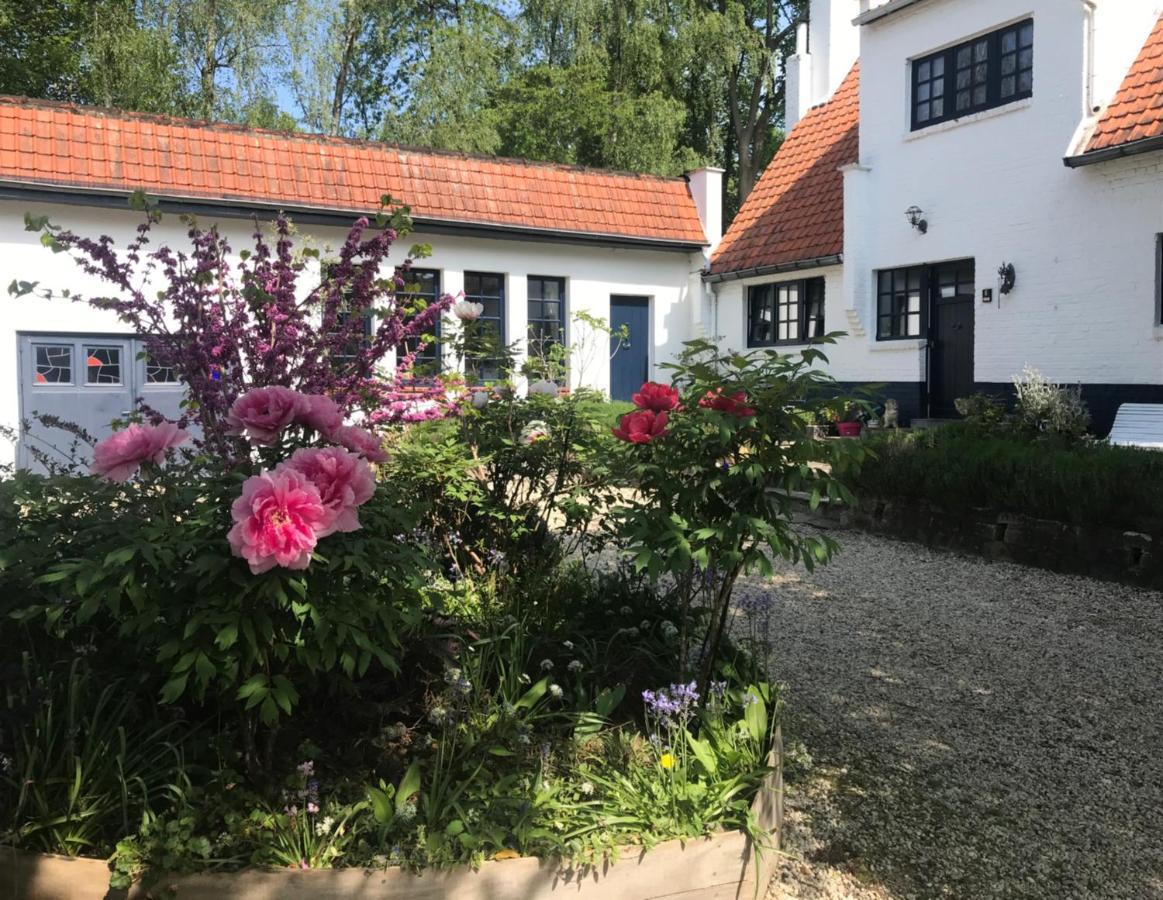 Bed And Breakfast Ros & Marc Wezembeek-Oppem Exterior foto
